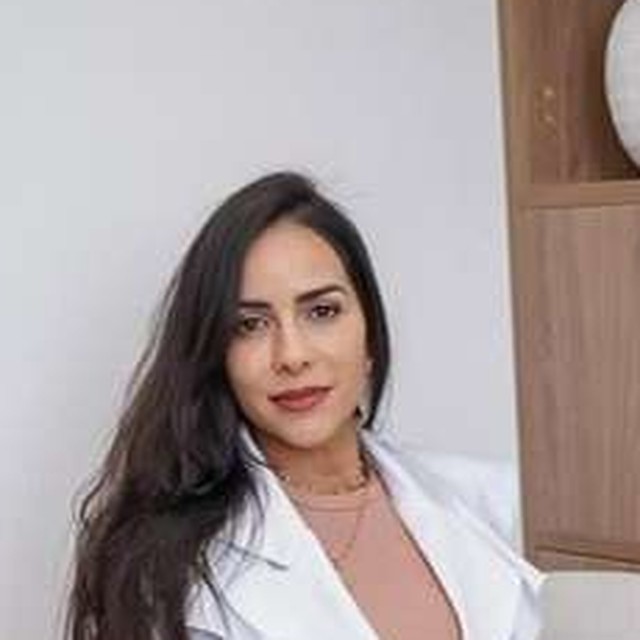 Dra. Carolina Paula